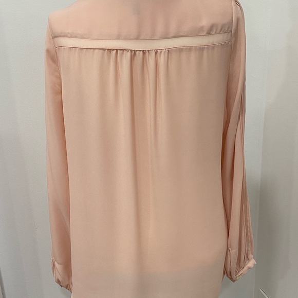 White House Black Market Blush V-Neck Blouse - Picture 5 of 8